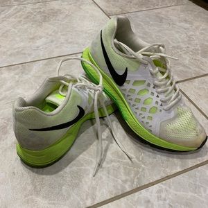 Nike tennis shoes